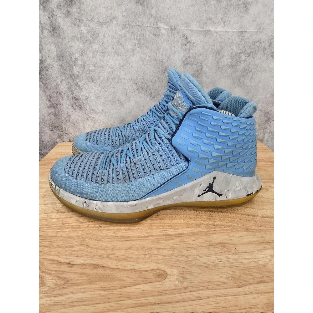 Air Jordan 32 UNC Tar Heels Basketball Shoes Mens 10 Blue Sneakers AA1253-406